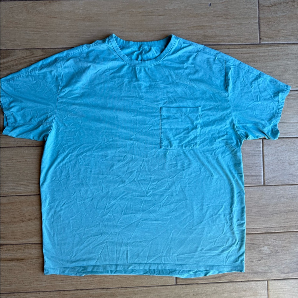 Lululemon Men’s athletic shirt